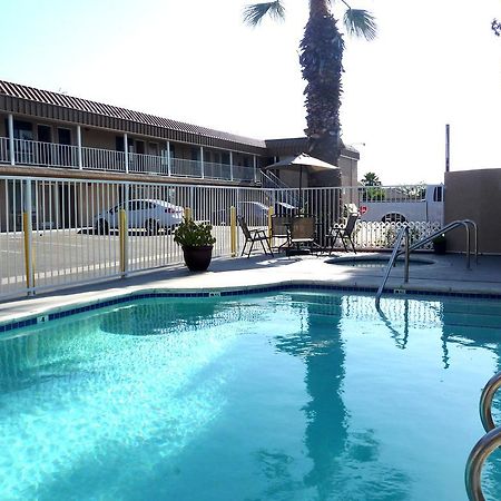Rainbow Inn Anaheim Exterior photo