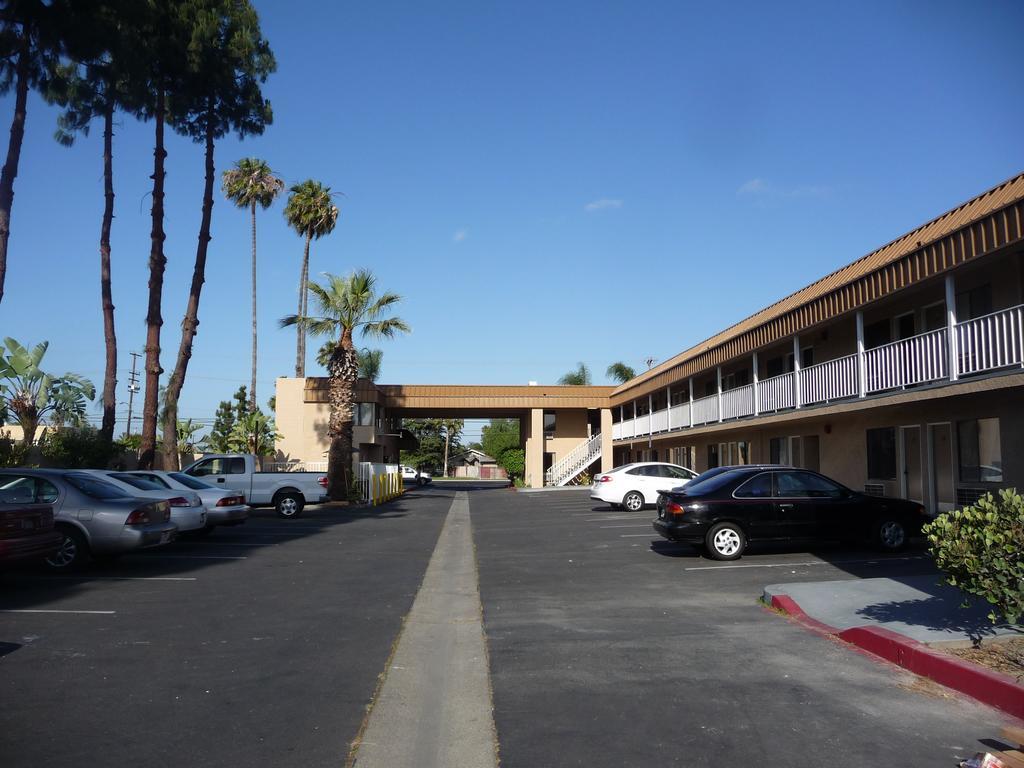 Rainbow Inn Anaheim Exterior photo