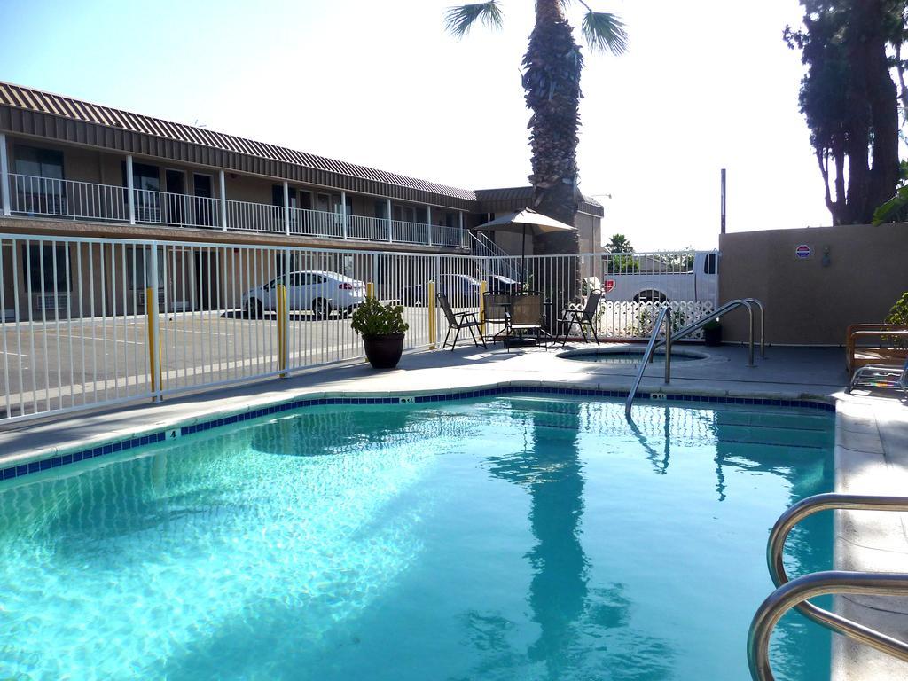 Rainbow Inn Anaheim Exterior photo